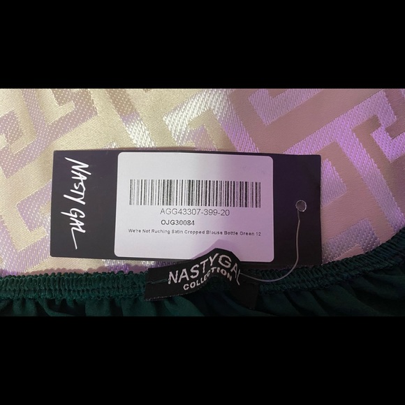 Nasty gal “we’re not ruching cropped blouse” green - Picture 2 of 3